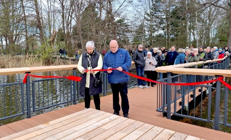 Der neue Steg wurde offiziell eröffnet Der neue Steg wurde offiziell eröffnet